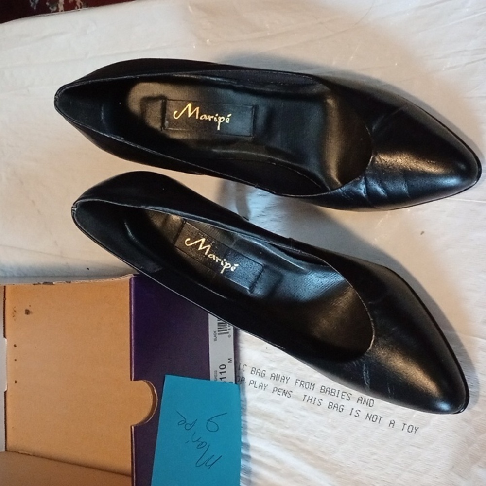 Maripe size 9 high heeled women's black shoes